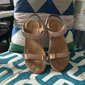 Madewell women’s Maggie platform sandal. Size 11.